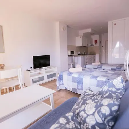 Castle Harbour 649 *